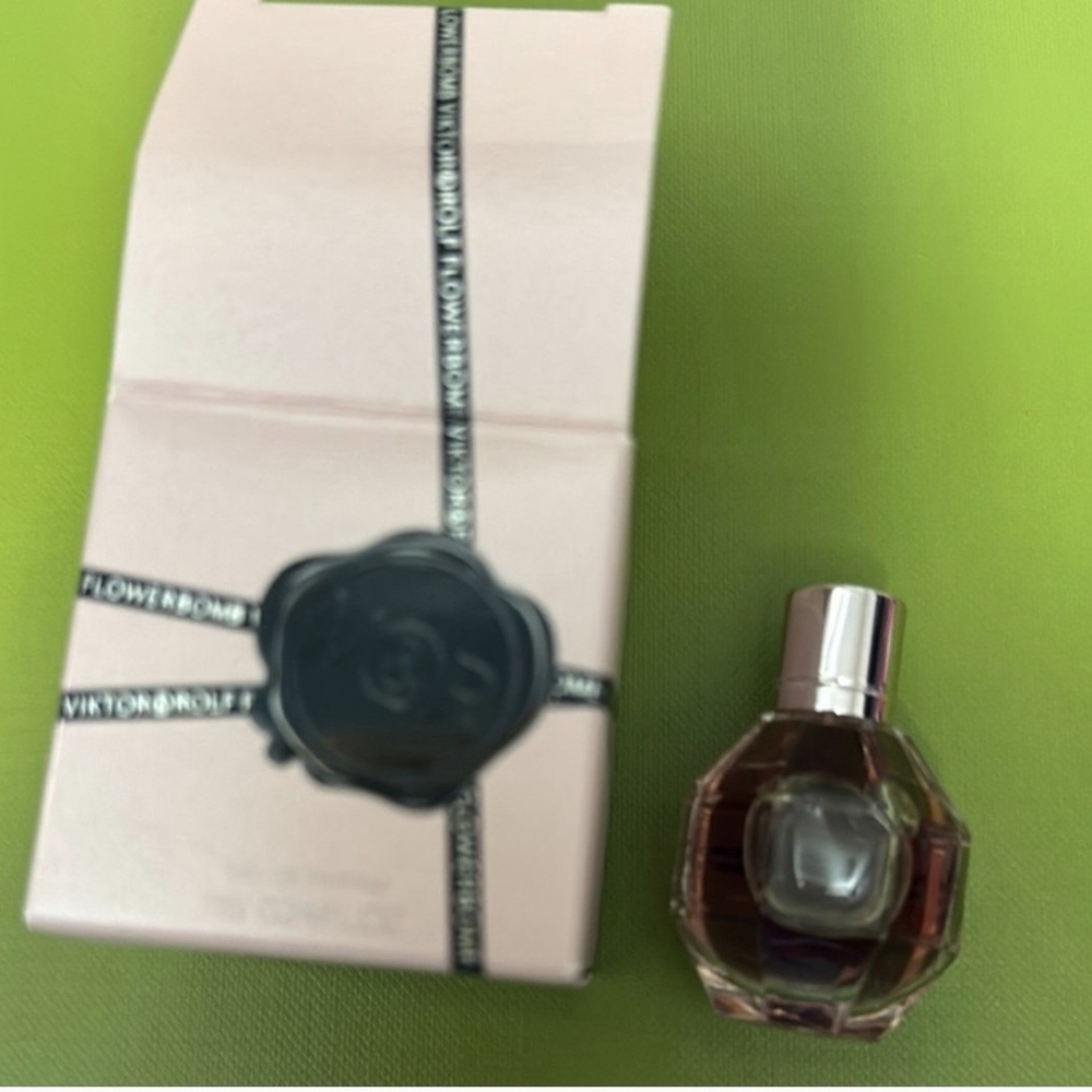 Viktor & Rolf Flowerbomb - Splash - Picture 2 of 3